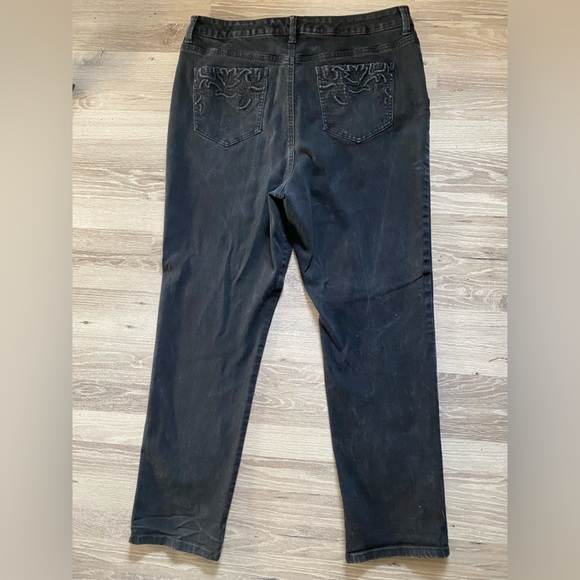 Gloria Vanderbilt | Amanda Slim Straight Leg Black Jean Size 18 - Picture 8 of 8